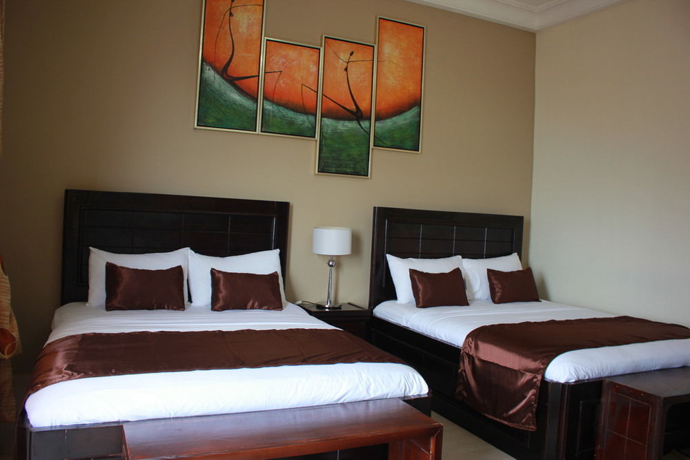 מונרוביה Palm Spring Resort מראה חיצוני תמונה