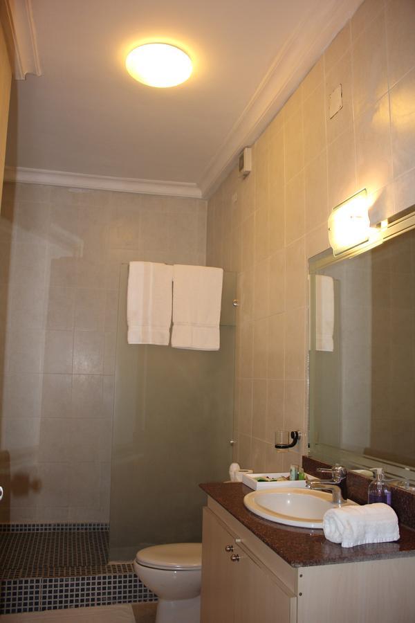 מונרוביה Palm Spring Resort מראה חיצוני תמונה