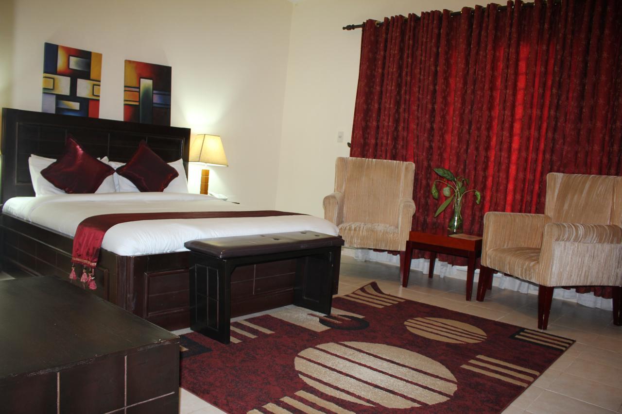 מונרוביה Palm Spring Resort מראה חיצוני תמונה