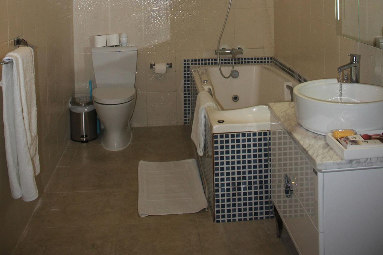 מונרוביה Palm Spring Resort מראה חיצוני תמונה