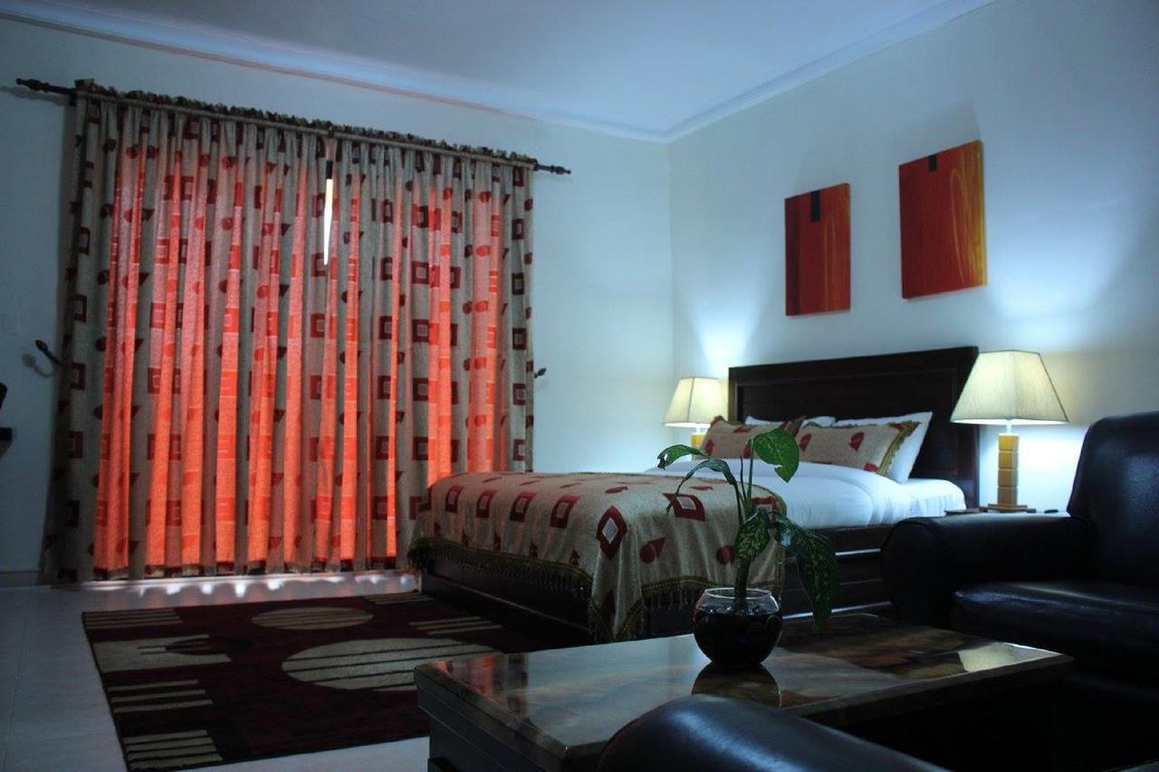 מונרוביה Palm Spring Resort מראה חיצוני תמונה