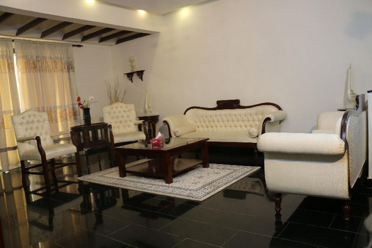 מונרוביה Palm Spring Resort מראה חיצוני תמונה
